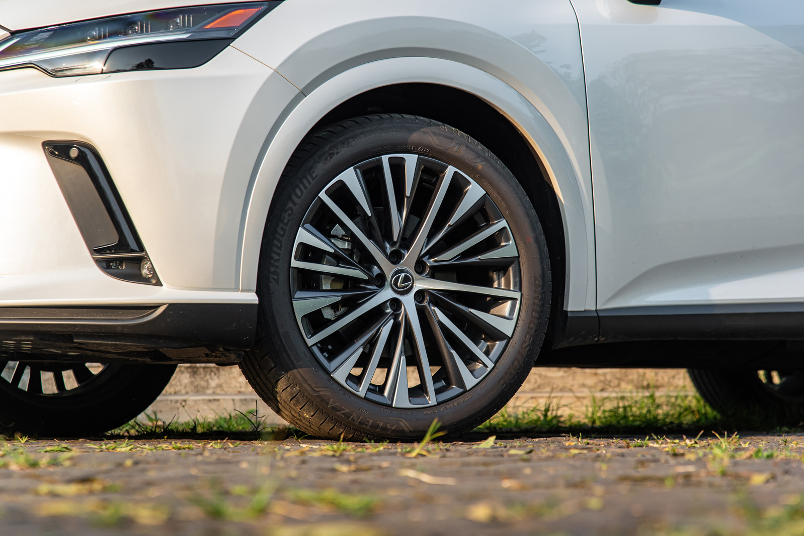 Chênh 31 triệu đồng, chọn VW Touareg 'full' hay Lexus RX 'base': Bảng so sánh dưới đây chỉ ra mọi khác biệt giữa hai xe- Ảnh 9.