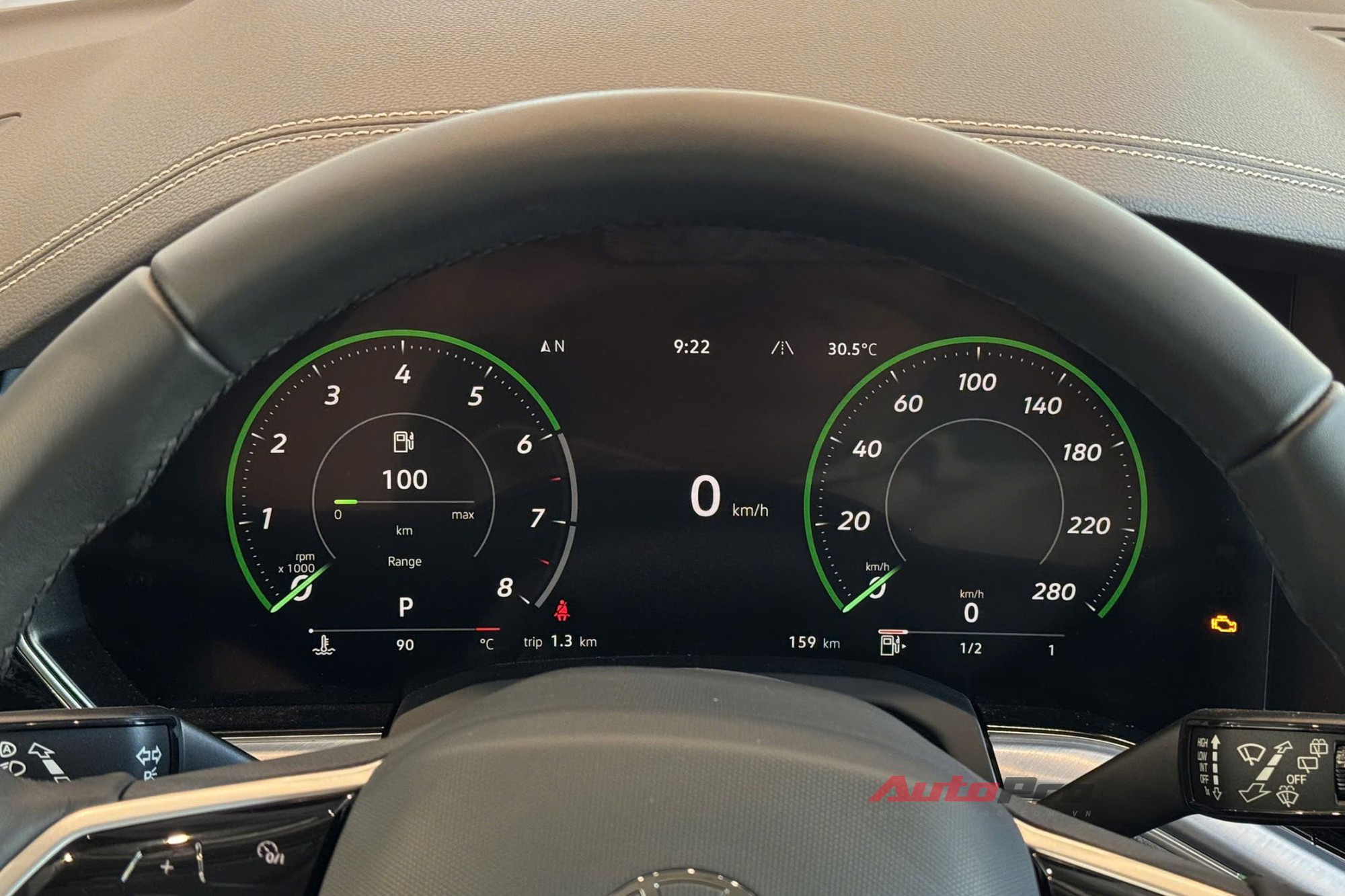 VW Touareg thêm 2 bản mới, đã về đại lý: Giá tới gần 3,4 tỷ đồng nhưng vẫn rẻ hơn Audi Q7 cả trăm triệu đồng, chưa có ADAS- Ảnh 17. VW Touareg thêm 2 bản mới, đã về đại lý: Giá tới gần 3,4 tỷ đồng nhưng vẫn rẻ hơn Audi Q7 cả trăm triệu đồng, chưa có ADAS- Ảnh 17.