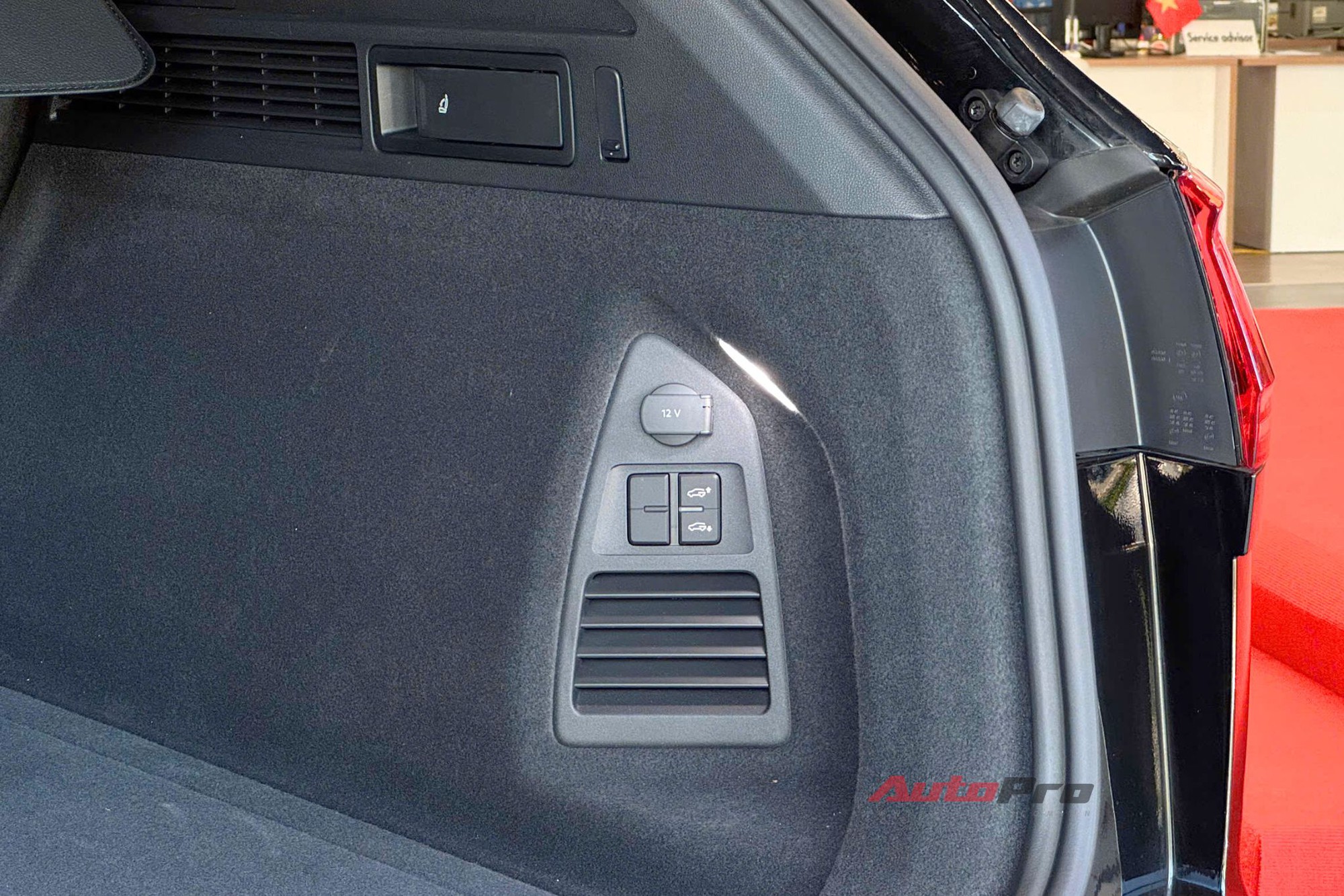 VW Touareg thêm 2 bản mới, đã về đại lý: Giá tới gần 3,4 tỷ đồng nhưng vẫn rẻ hơn Audi Q7 cả trăm triệu đồng, chưa có ADAS- Ảnh 26. VW Touareg thêm 2 bản mới, đã về đại lý: Giá tới gần 3,4 tỷ đồng nhưng vẫn rẻ hơn Audi Q7 cả trăm triệu đồng, chưa có ADAS- Ảnh 26.