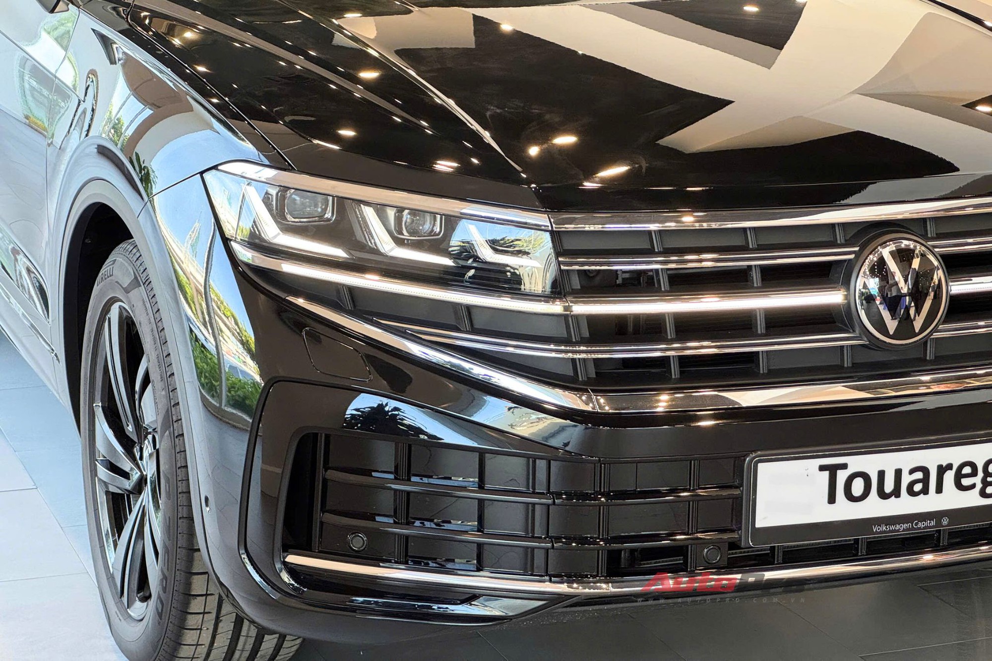 VW Touareg thêm 2 bản mới, đã về đại lý: Giá tới gần 3,4 tỷ đồng nhưng vẫn rẻ hơn Audi Q7 cả trăm triệu đồng, chưa có ADAS- Ảnh 12. VW Touareg thêm 2 bản mới, đã về đại lý: Giá tới gần 3,4 tỷ đồng nhưng vẫn rẻ hơn Audi Q7 cả trăm triệu đồng, chưa có ADAS- Ảnh 12.