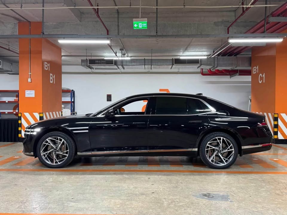 Hàng hiếm Genesis G90 gần như mới giá 5,1 tỷ đồng đắt ngang S-Class ‘đập hộp’: Ghế sau như Maybach, ADAS hơn xe Đức- Ảnh 4. Hàng hiếm Genesis G90 gần như mới giá 5,1 tỷ đồng đắt ngang S-Class ‘đập hộp’: Ghế sau như Maybach, ADAS hơn xe Đức- Ảnh 4.