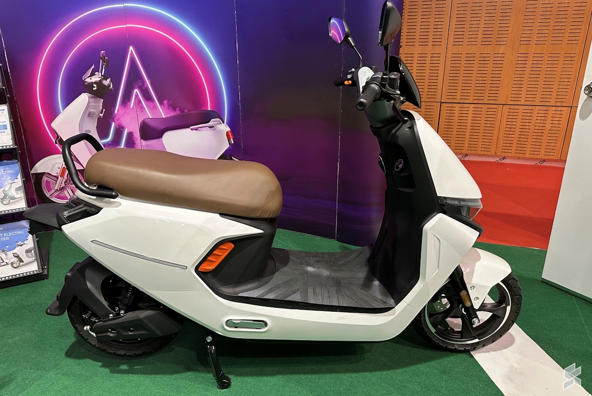 Xe máy điện chạy 101km/sạc, giá chỉ 3,7 triệu đồng có gì hot?- Ảnh 2. Xe máy điện chạy 101km/sạc, giá chỉ 3,7 triệu đồng có gì hot?- Ảnh 2.