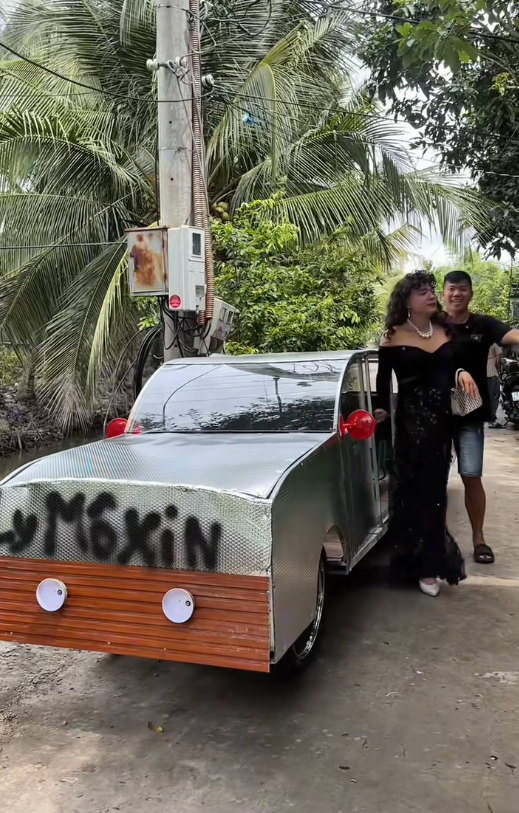 Giỡn mà thiệt: Người đàn ông ở Cà Mau mỗi tuần lại thấy cưới một lần, nhà có máy bay riêng, ê hề "siêu xe"...- Ảnh 12.