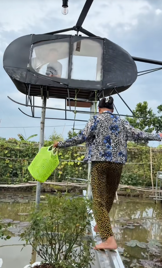 Giỡn mà thiệt: Người đàn ông ở Cà Mau mỗi tuần lại thấy cưới một lần, nhà có máy bay riêng, ê hề "siêu xe"...- Ảnh 18.