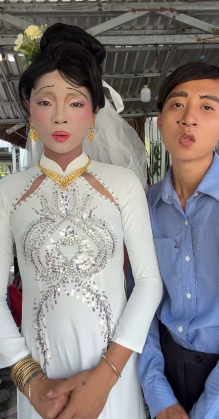 Giỡn mà thiệt: Người đàn ông ở Cà Mau mỗi tuần lại thấy cưới một lần, nhà có máy bay riêng, ê hề "siêu xe"...- Ảnh 10.