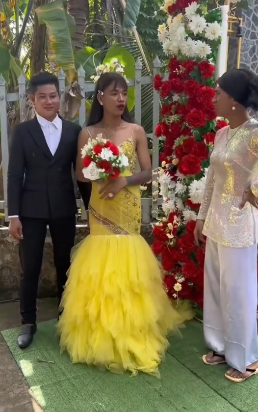 Giỡn mà thiệt: Người đàn ông ở Cà Mau mỗi tuần lại thấy cưới một lần, nhà có máy bay riêng, ê hề "siêu xe"...- Ảnh 7.