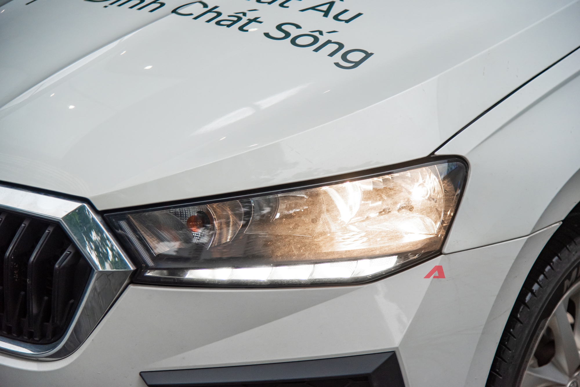 Chi tiết Skoda Slavia Active: Giá 468 triệu, bản thấp nhất dùng số sàn cho người chạy dịch vụ nhưng đủ 6 túi khí, màn hình cảm ứng- Ảnh 3.