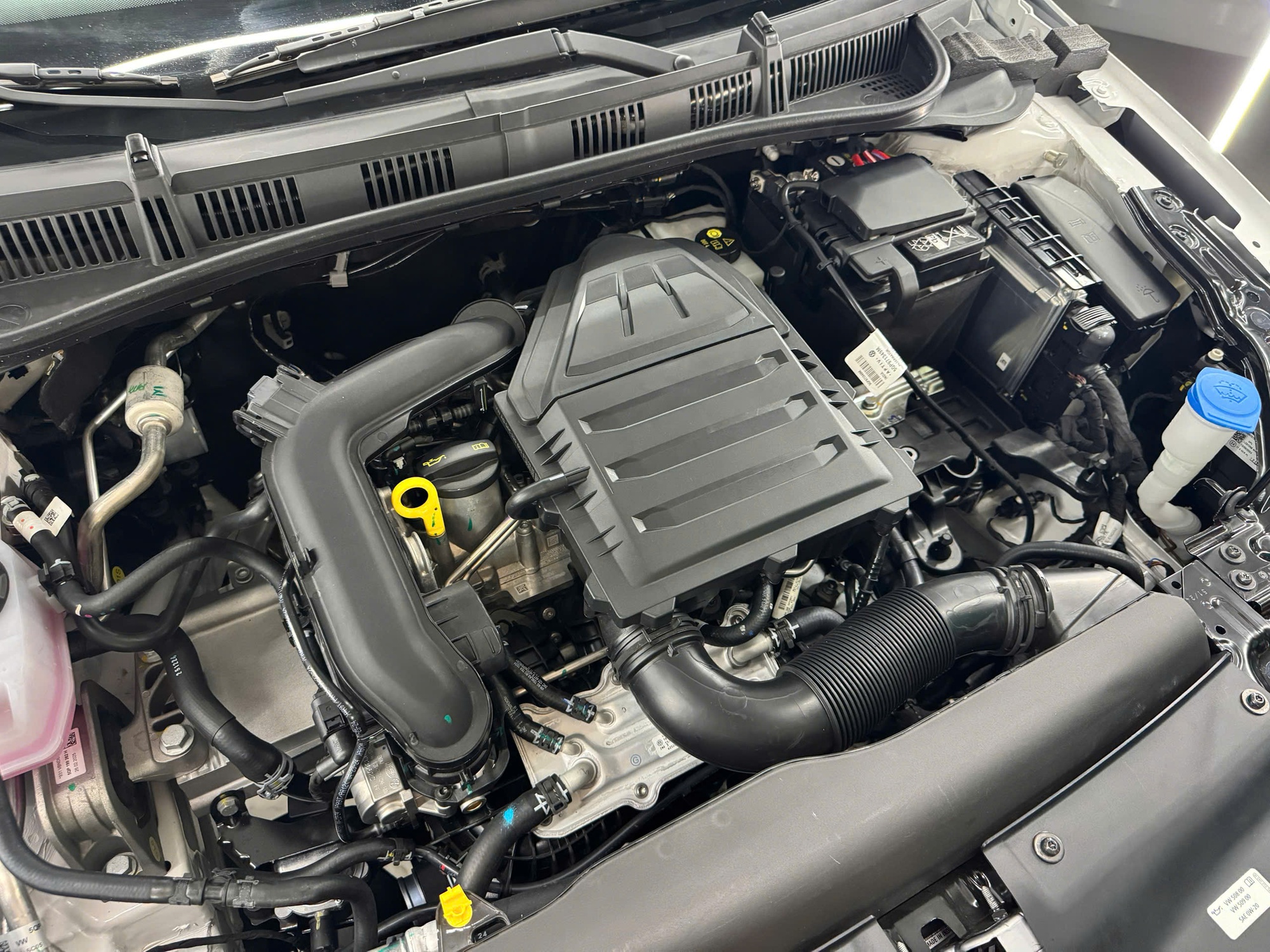Skoda Slavia ra mắt Việt Nam: Giá bán 468-568 triệu đồng, đấu Vios City bằng máy xăng 1.0L tăng áp, hộp số 6 cấp, gầm cao hơn cả Corolla Cross- Ảnh 12. Skoda Slavia ra mắt Việt Nam: Giá bán 468-568 triệu đồng, đấu Vios City bằng máy xăng 1.0L tăng áp, hộp số 6 cấp, gầm cao hơn cả Corolla Cross- Ảnh 12.