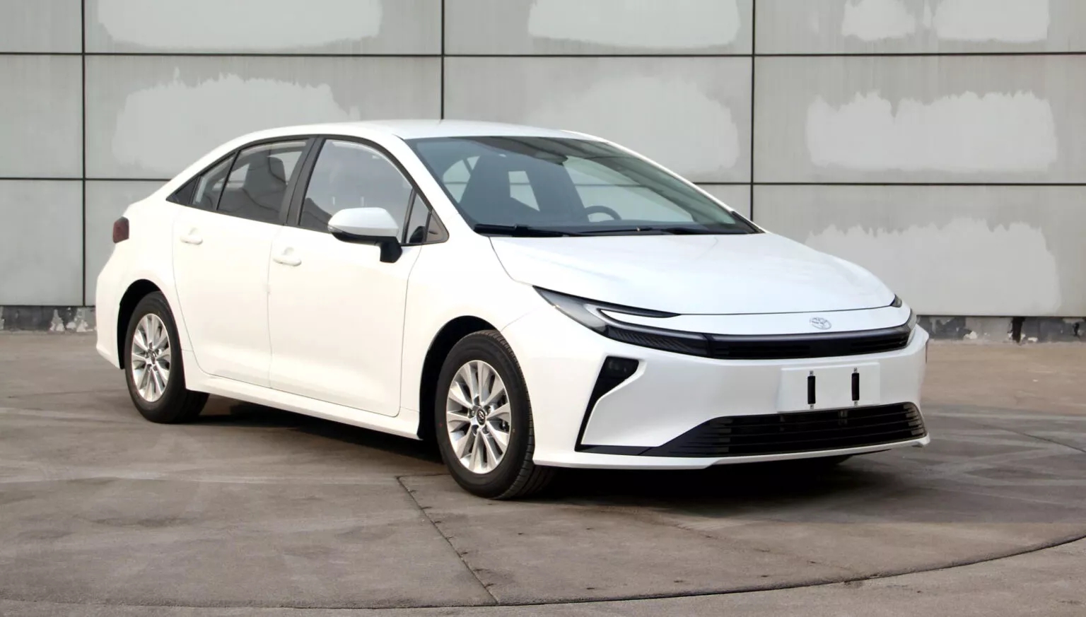 Toyota Altis tại Việt Nam mà thay đổi như bản mới lộ diện này thì dễ hot: Trông như tiểu Camry với nhiều chi tiết thể thao hơn- Ảnh 2. Toyota Altis tại Việt Nam mà thay đổi như bản mới lộ diện này thì dễ hot: Trông như tiểu Camry với nhiều chi tiết thể thao hơn- Ảnh 2.