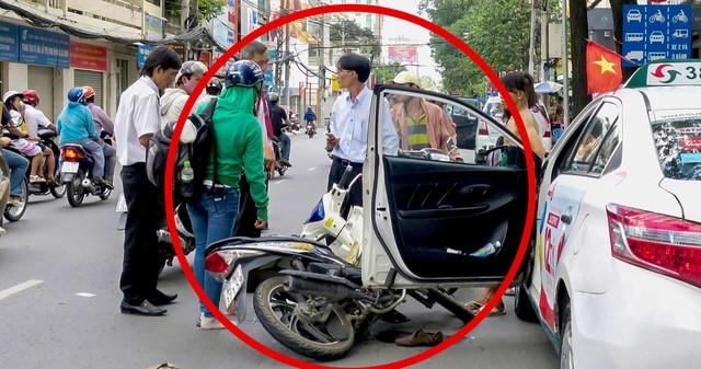 Mở cửa ô tô gây tai nạn có thể bị xử phạt hành chính lên tới 22 triệu đồng- Ảnh 1.