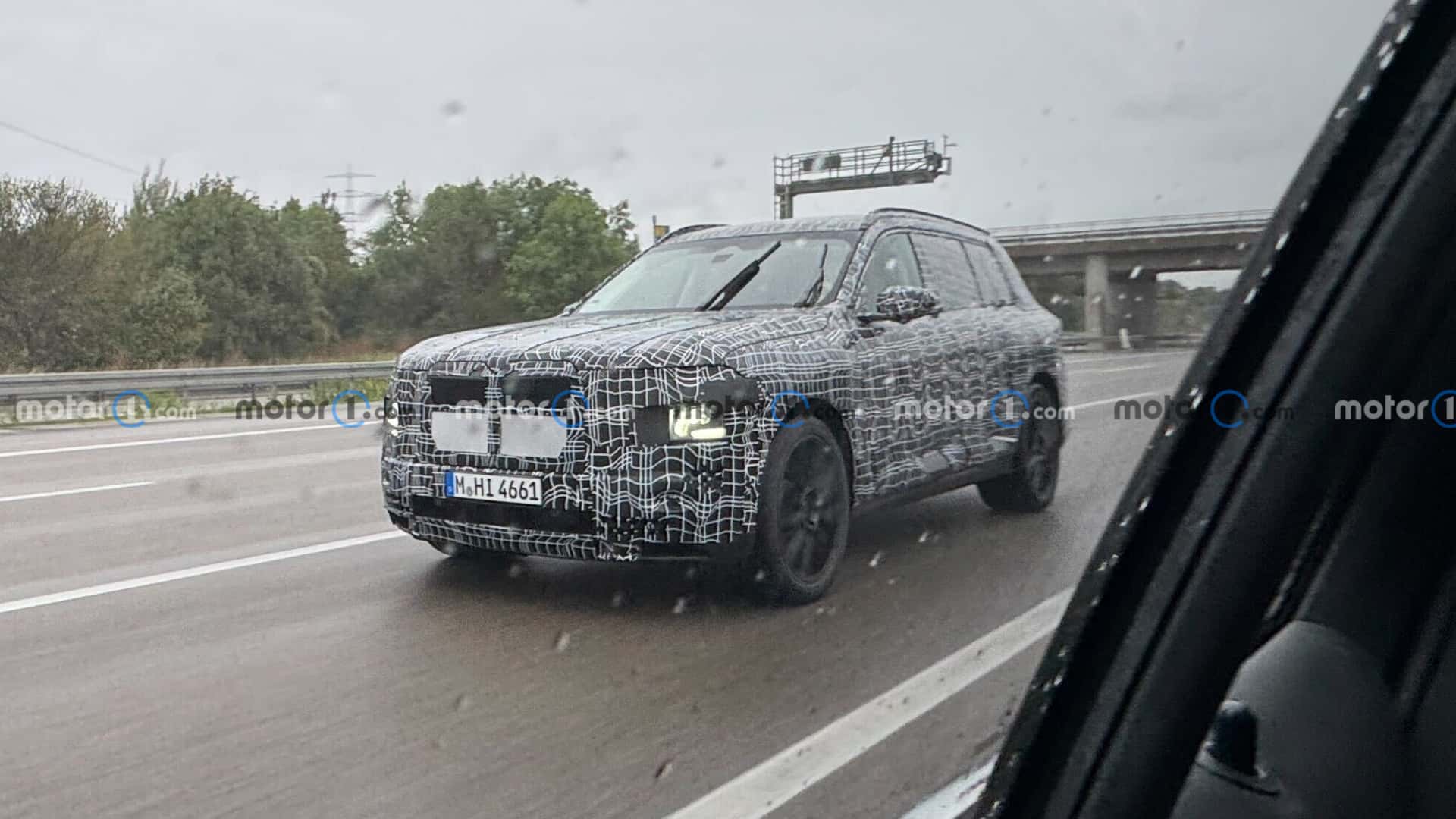 BMW X7 đời mới lại lộ diện trên đường: Dáng cao hơn, đèn 2 tầng, có thể thêm bản hiệu suất cao- Ảnh 2.
