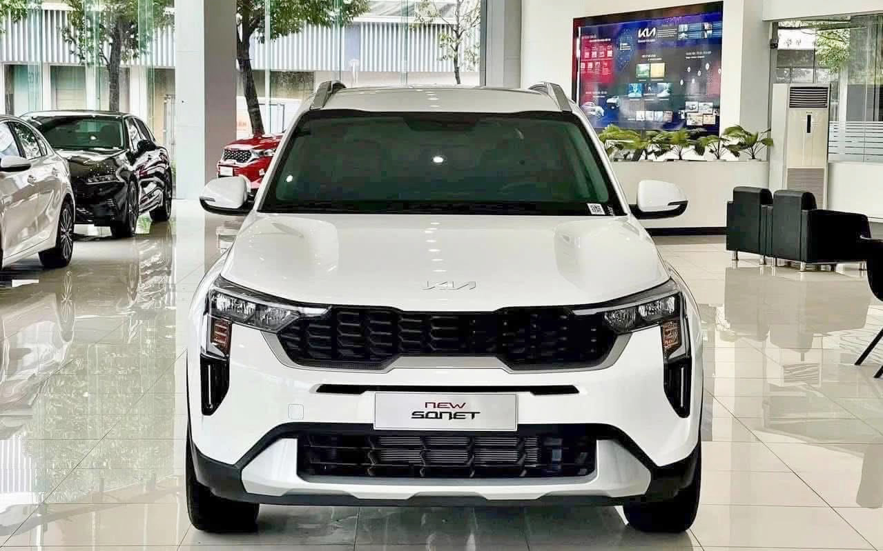 Kia Sonet thêm bản giá rẻ tại Việt Nam: Thực tế còn 493 triệu đồng tại đại lý, lược 3 tính năng, thêm cạnh tranh Raize, Venue- Ảnh 3.