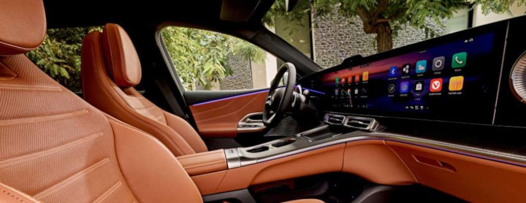 Đây là lý do Mercedes-Benz GLC đời mới có màn hình cảm ứng siêu khủng nhưng vô-lăng lại ‘cải lùi’ bằng nút cơ- Ảnh 2. Đây là lý do Mercedes-Benz GLC đời mới có màn hình cảm ứng siêu khủng nhưng vô-lăng lại ‘cải lùi’ bằng nút cơ- Ảnh 2.