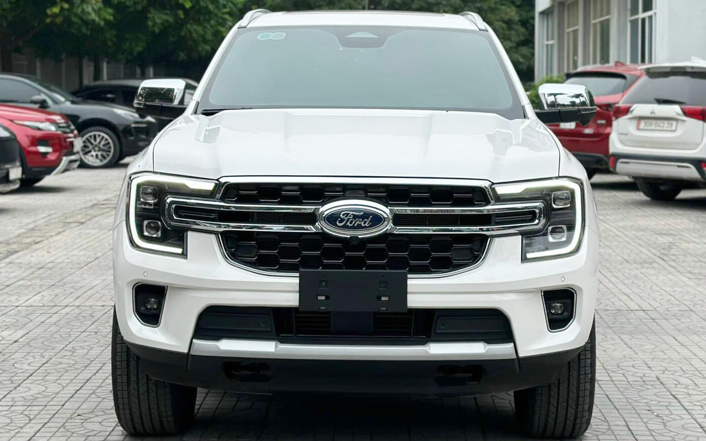 Chọn Kia Sorento hay Ford Everest cùng giá gần 1,47 tỷ đồng, bảng so sánh này sẽ cho bạn thấy cuộc ganh đua gắt gao về công nghệ- Ảnh 2.