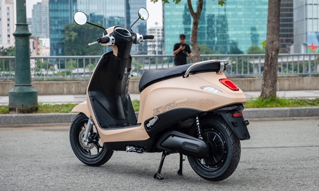 Đây là loạt xe máy điện đi xa hơn ô tô khi sạc đầy, đều là thương hiệu Việt Nam- Ảnh 2.