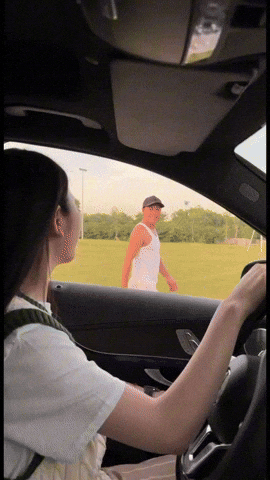 Những lần Chu Thanh Huyền lái xe sang về quê Quang Hải: Từ mặt mộc giản dị đến pha ứng xử khéo với nhà chồng- Ảnh 1.