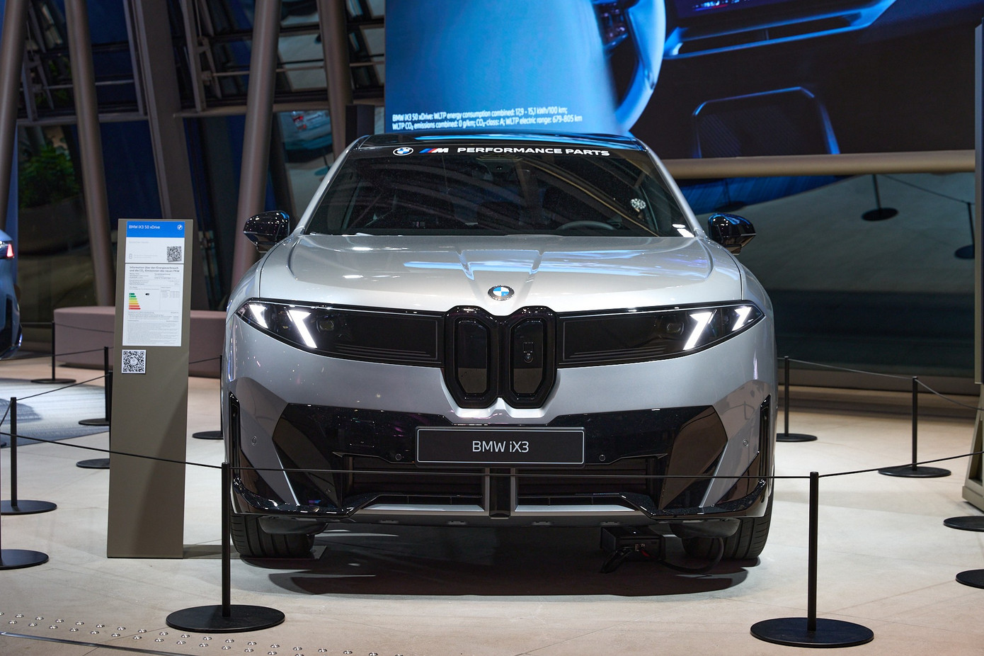 Logo BMW bản mới có gì khác biệt?- Ảnh 1.