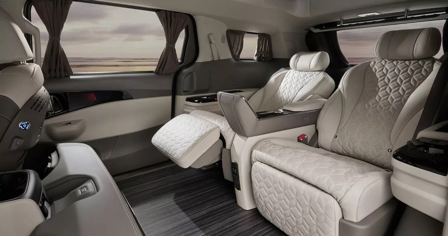 Kia Carnival 2026 thêm 'bản sang' đấu Toyota Alphard: Có cả tùy chọn 4 chỗ cho sếp, ghế sau có massage chân, màn riêng 21,5inch, có chi tiết như Rolls-Royce- Ảnh 2.
