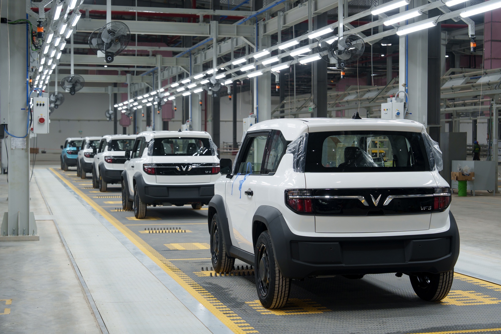 Xe GenZ của năm: Fan VinFast ồ ạt bầu VF 3 nhưng kết quả còn ở phía trước!- Ảnh 4. Xe GenZ của năm: Fan VinFast ồ ạt bầu VF 3 nhưng kết quả còn ở phía trước!- Ảnh 4.