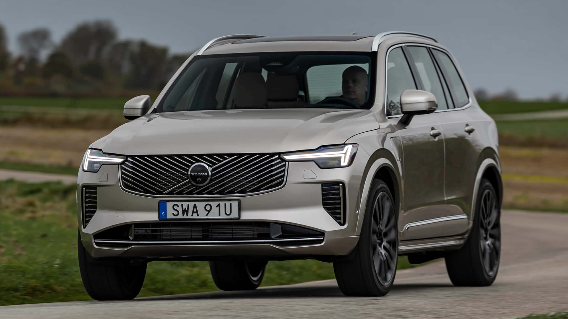 Volvo nổi tiếng tạo ra dây an toàn nhưng hơn 1.300 xe đời mới nhất bị triệu hồi vì lỗi này- Ảnh 2.
