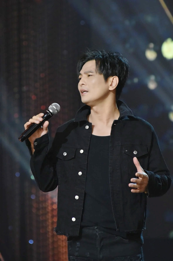 Ca sĩ đắt show hàng đầu miền Tây: Có biệt phủ 4.000m2 to nhất nhì An Giang, đổi xe xoành xoạch hơn 20 lần- Ảnh 4. Ca sĩ đắt show hàng đầu miền Tây: Có biệt phủ 4.000m2 to nhất nhì An Giang, đổi xe xoành xoạch hơn 20 lần- Ảnh 4.