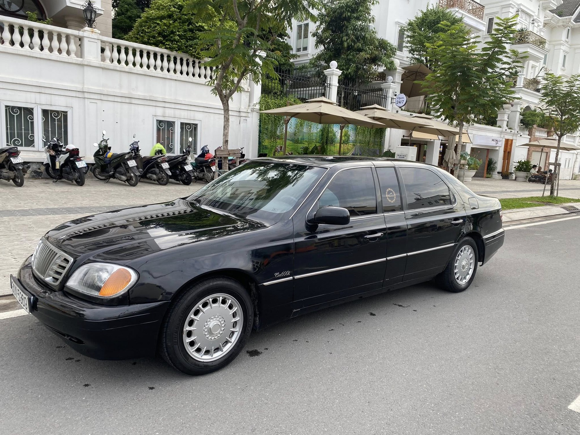 Ngang giá Wuling Mini EV có thể mua được xe sang không kém Mercedes, 
