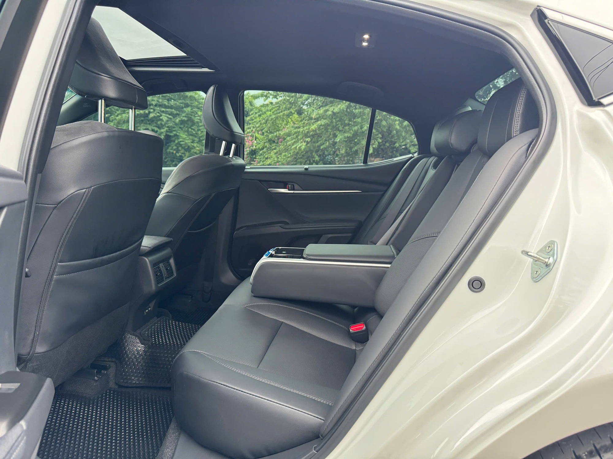 ‘Lao dốc’ 4 tháng liên tục nhưng Toyota Camry vẫn có doanh số áp đảo tất cả đối thủ cộng lại tại Việt Nam- Ảnh 10. ‘Lao dốc’ 4 tháng liên tục nhưng Toyota Camry vẫn có doanh số áp đảo tất cả đối thủ cộng lại tại Việt Nam- Ảnh 10.