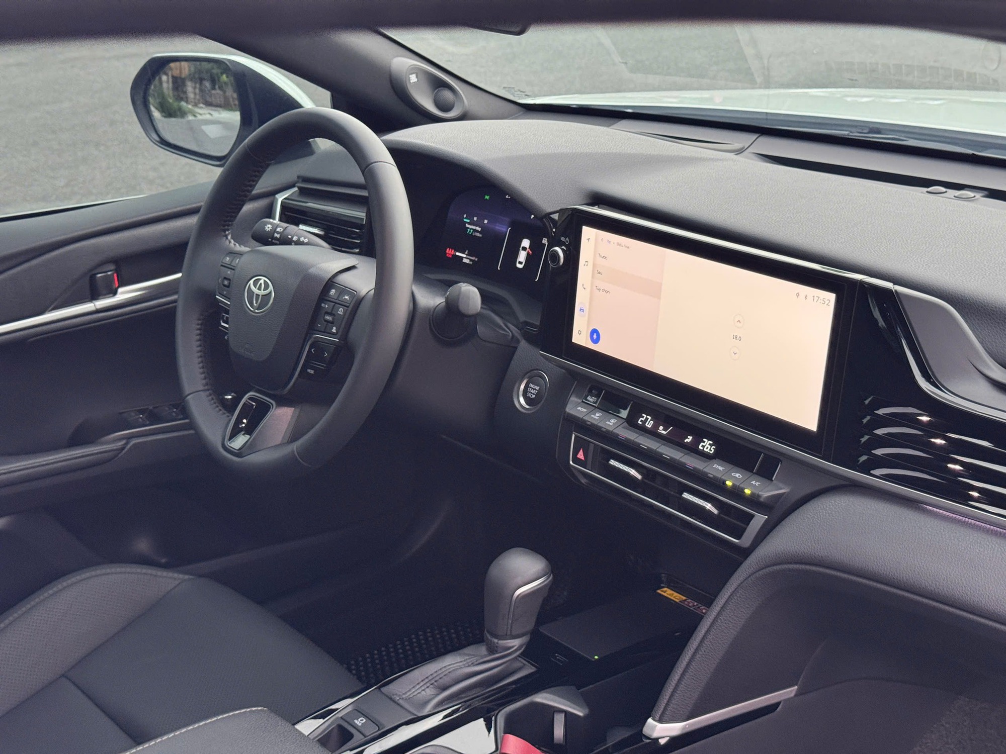 ‘Lao dốc’ 4 tháng liên tục nhưng Toyota Camry vẫn có doanh số áp đảo tất cả đối thủ cộng lại tại Việt Nam- Ảnh 11. ‘Lao dốc’ 4 tháng liên tục nhưng Toyota Camry vẫn có doanh số áp đảo tất cả đối thủ cộng lại tại Việt Nam- Ảnh 11.