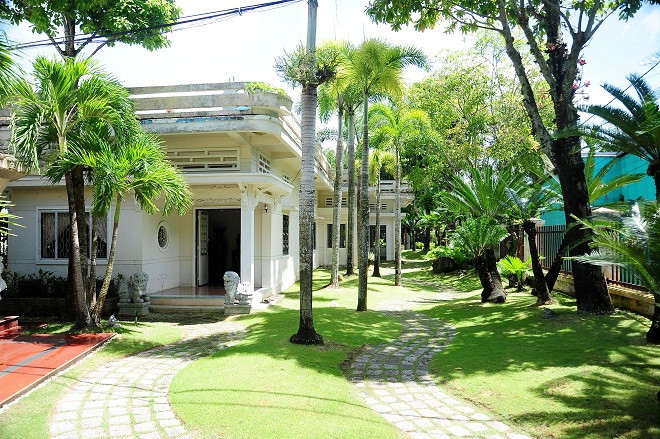 Ca sĩ đắt show hàng đầu miền Tây: Có biệt phủ 4.000m2 to nhất nhì An Giang, đổi xe xoành xoạch hơn 20 lần- Ảnh 10. Ca sĩ đắt show hàng đầu miền Tây: Có biệt phủ 4.000m2 to nhất nhì An Giang, đổi xe xoành xoạch hơn 20 lần- Ảnh 10.