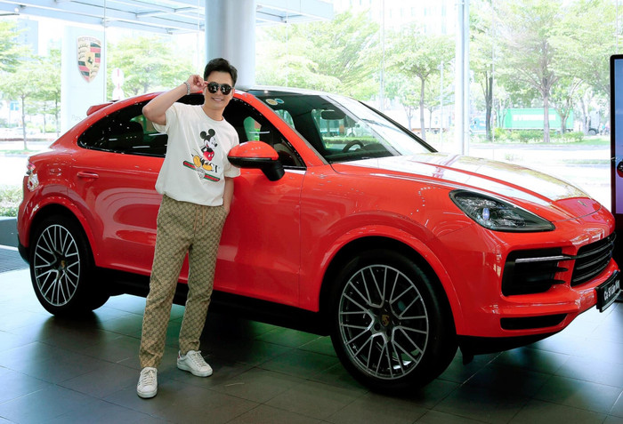 Ca sĩ đắt show hàng đầu miền Tây: Có biệt phủ 4.000m2 to nhất nhì An Giang, đổi xe xoành xoạch hơn 20 lần- Ảnh 13. Ca sĩ đắt show hàng đầu miền Tây: Có biệt phủ 4.000m2 to nhất nhì An Giang, đổi xe xoành xoạch hơn 20 lần- Ảnh 13.