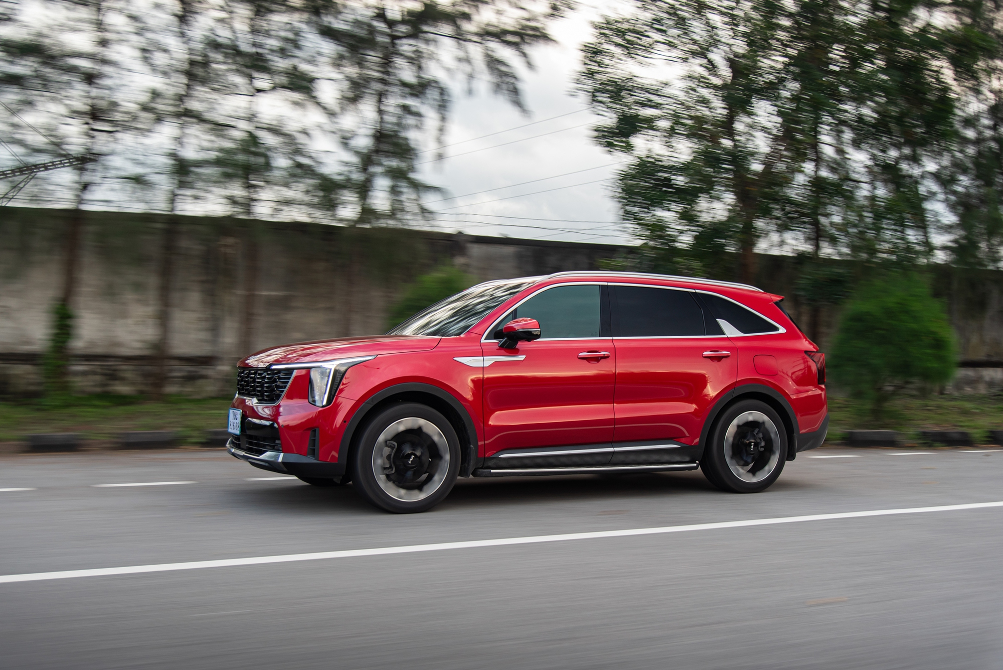 Đánh giá Kia Sorento 2025: Vẫn có động cơ dầu, treo ‘ngon’, thêm tính năng ADAS đấu Santa Fe- Ảnh 9.