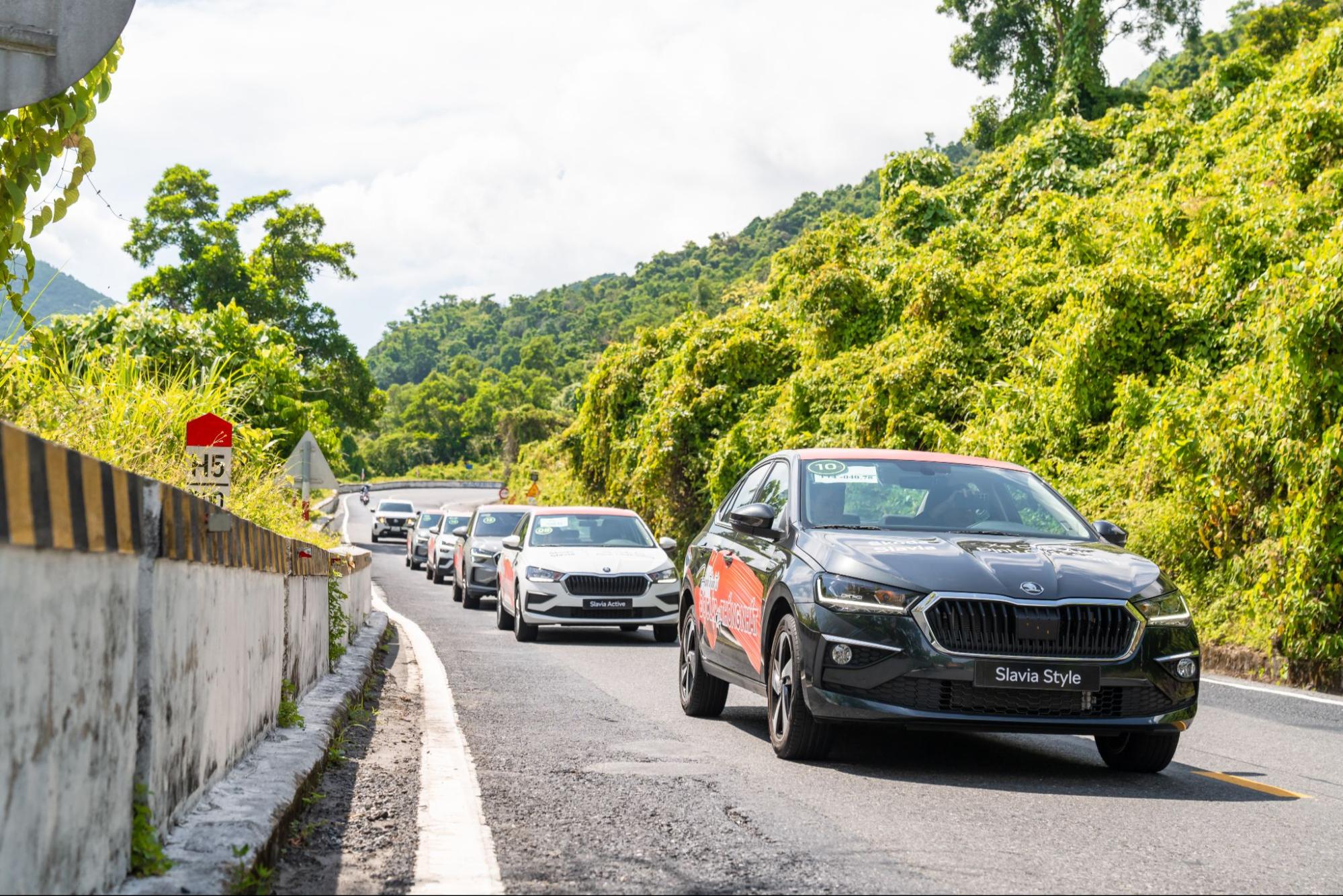 Cầm lái Skoda Slavia hơn 1.000km để tìm lời đáp cho câu hỏi ‘Sedan đô thị xuyên Việt thế nào, có thoải mái không’- Ảnh 5.