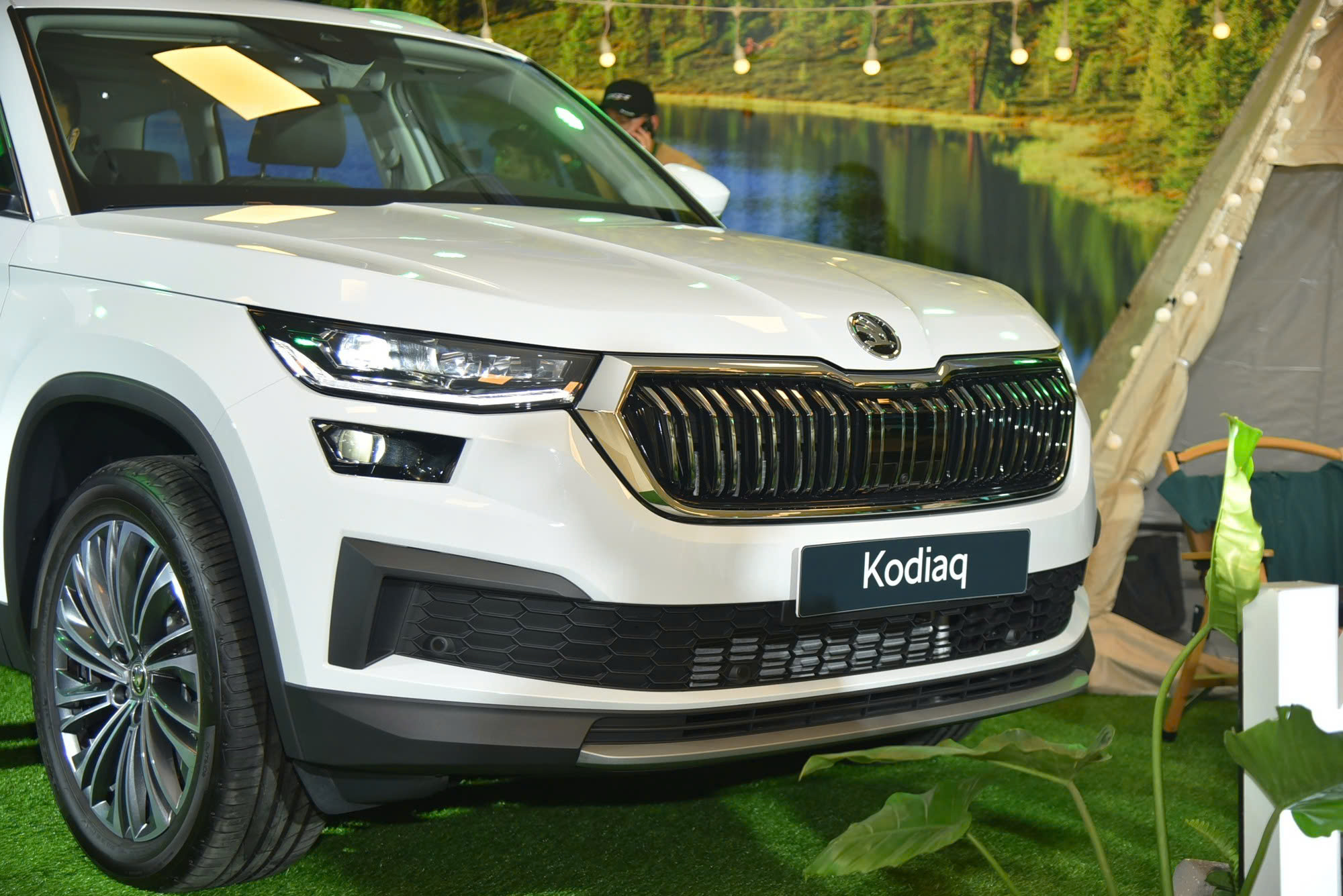 Lấy Skoda Kodiaq thế hệ cũ làm xe media chạy ‘băm bổ’: Khung gầm cứng vững, hệ treo chắc chắn, ăn xăng gây bất ngờ- Ảnh 4.