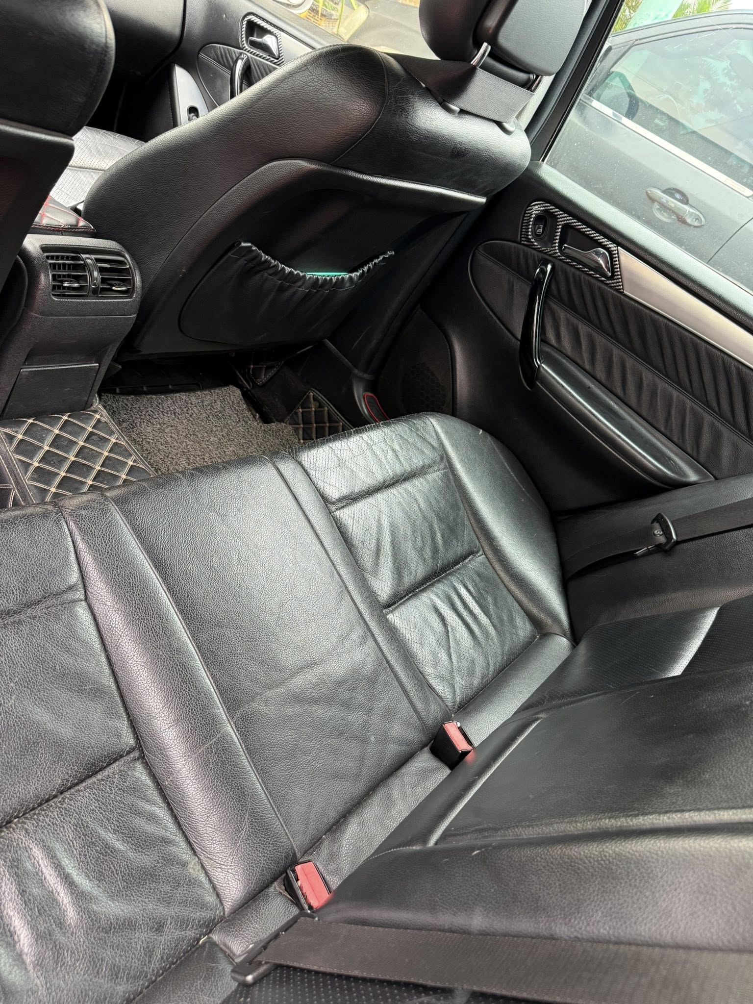 Mercedes-Benz C 240 rao bán chỉ 80 triệu đồng: Cơ hội 'trả thù quá khứ' dành cho ai có ngân sách chỉ đủ mua Honda SH- Ảnh 5.