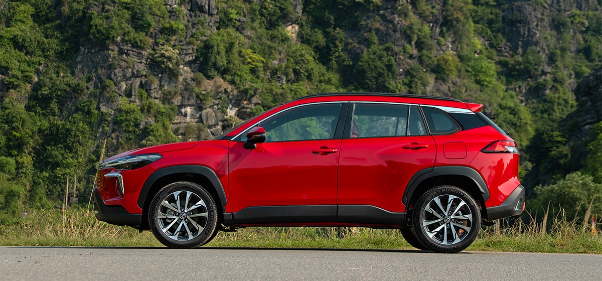 Đây có thể là Toyota Corolla Cross thế hệ mới: Lớn hơn, thiết kế 'đầu búa', thừa hưởng công nghệ và động cơ trên RAV4- Ảnh 7. Đây có thể là Toyota Corolla Cross thế hệ mới: Lớn hơn, thiết kế 'đầu búa', thừa hưởng công nghệ và động cơ trên RAV4- Ảnh 7.