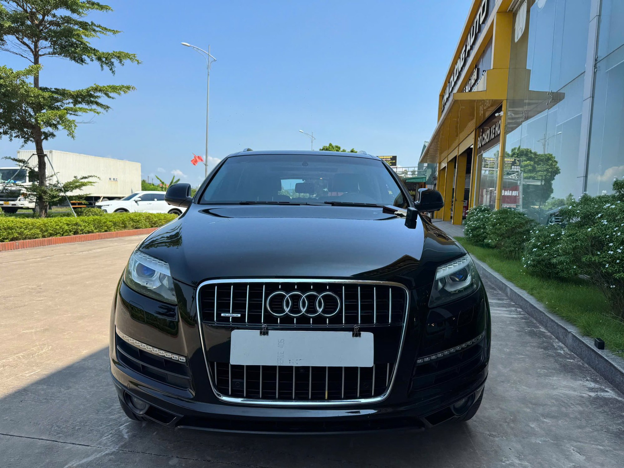 Rao Audi Q7 2009 giá 345 triệu đồng, người bán chia sẻ: Máy V8 4.2L nhưng 'ăn xăng như ngửi'- Ảnh 3. Rao Audi Q7 2009 giá 345 triệu đồng, người bán chia sẻ: Máy V8 4.2L nhưng 'ăn xăng như ngửi'- Ảnh 3.
