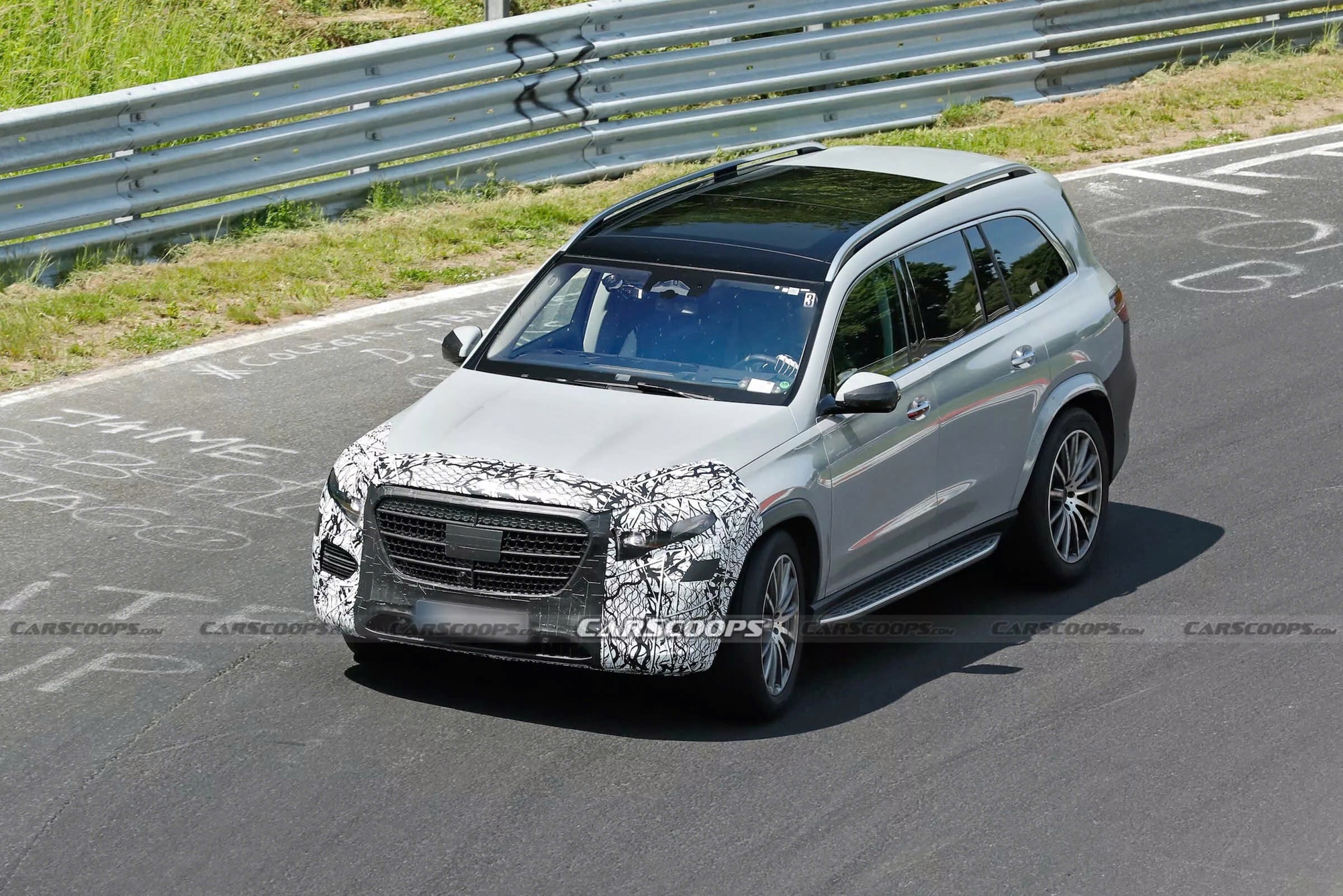Lộ ảnh Mercedes-Maybach GLS bản mới: Tổng thể ít thay đổi, lưới tản nhiệt tinh chỉnh nhẹ- Ảnh 3. Lộ ảnh Mercedes-Maybach GLS bản mới: Tổng thể ít thay đổi, lưới tản nhiệt tinh chỉnh nhẹ- Ảnh 3.