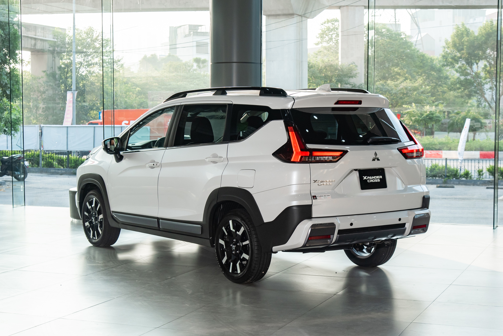 Soi kỹ từng khác biệt của Mitsubishi Xpander 2025 vừa ra mắt: Giá cao nhất 699 triệu, đã có 6 túi khí, màn hình điện tử- Ảnh 8.