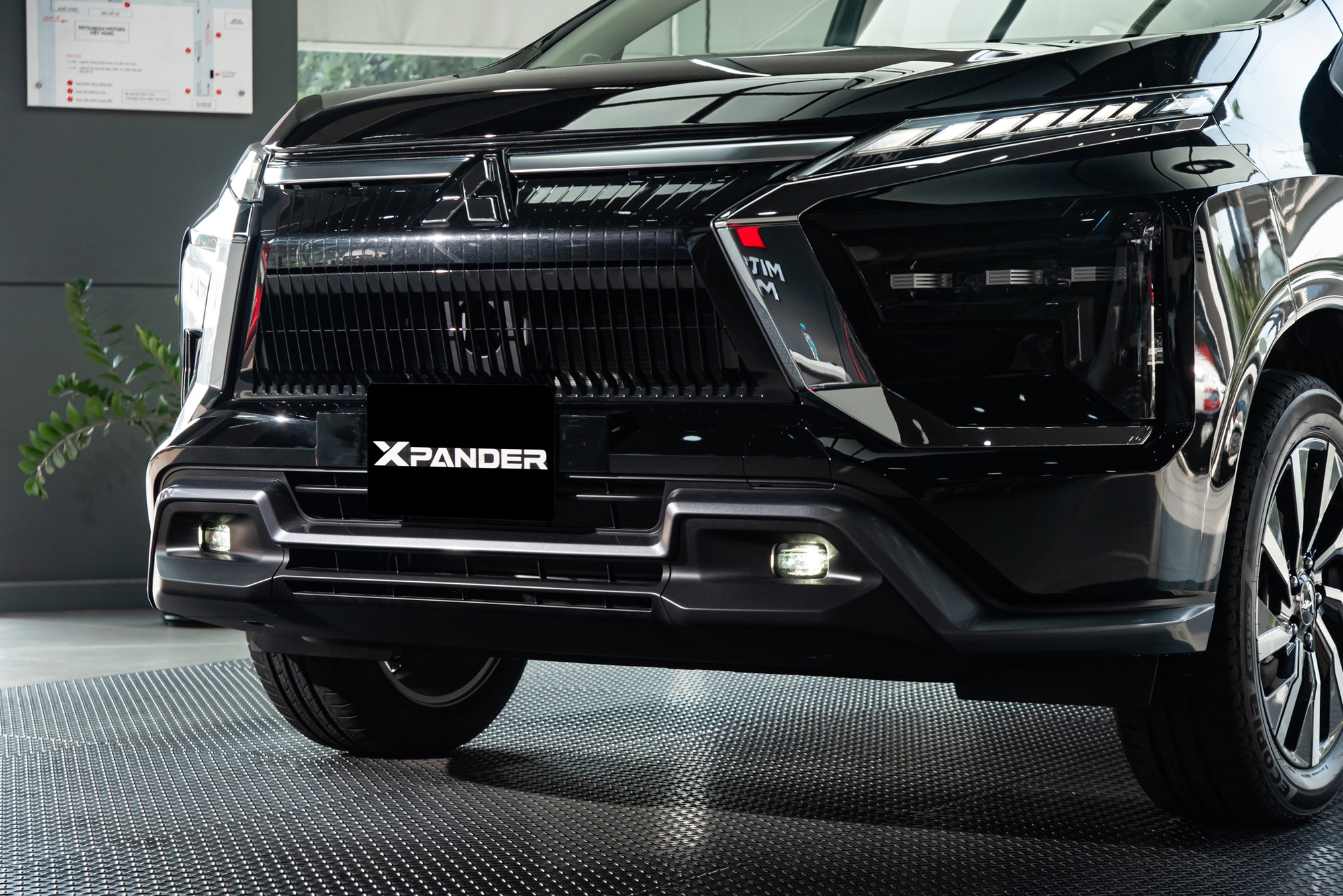Soi kỹ từng khác biệt của Mitsubishi Xpander 2025 vừa ra mắt: Giá cao nhất 699 triệu, đã có 6 túi khí, màn hình điện tử- Ảnh 5.