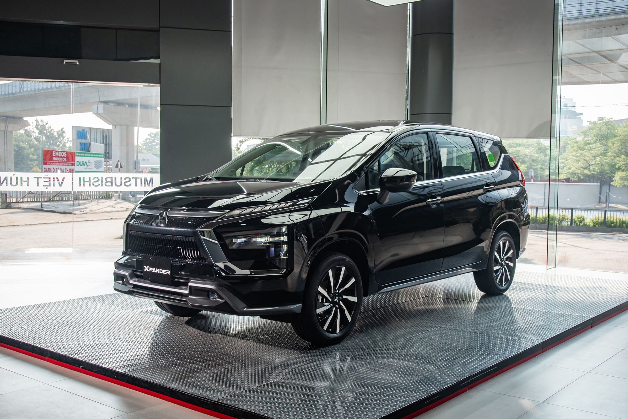 Soi kỹ từng khác biệt của Mitsubishi Xpander 2025 vừa ra mắt: Giá cao nhất 699 triệu, đã có 6 túi khí, màn hình điện tử- Ảnh 1.
