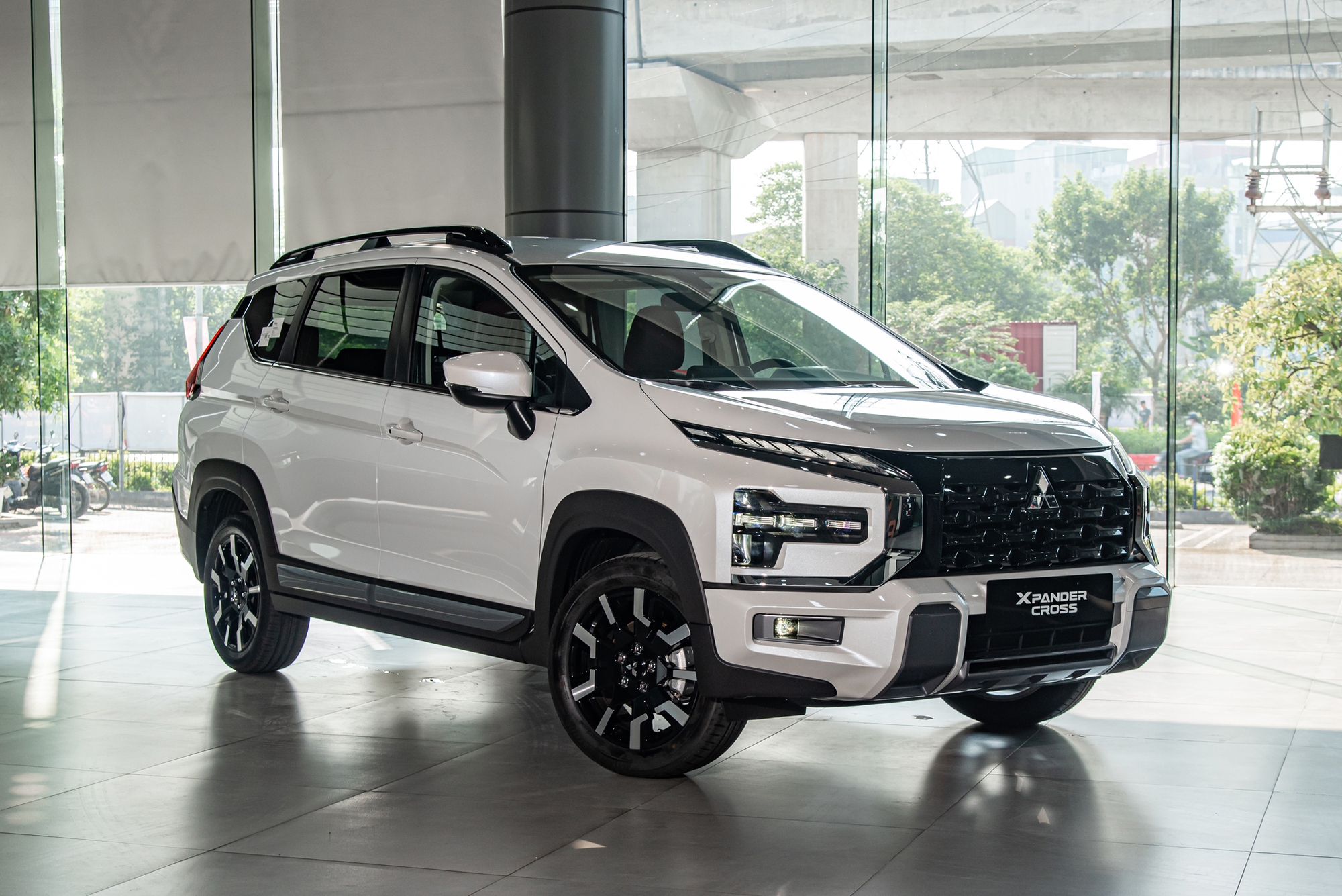 Soi kỹ từng khác biệt của Mitsubishi Xpander 2025 vừa ra mắt: Giá cao nhất 699 triệu, đã có 6 túi khí, màn hình điện tử- Ảnh 2.