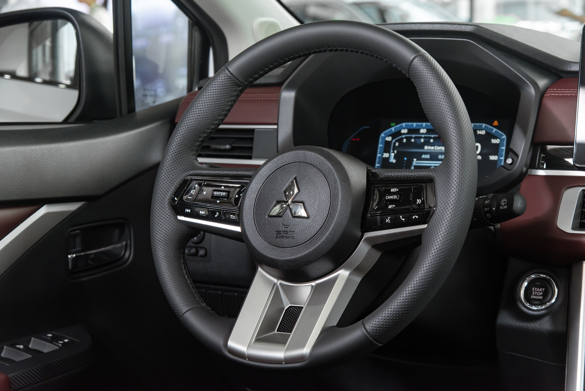 Soi kỹ từng khác biệt của Mitsubishi Xpander 2025 vừa ra mắt: Giá cao nhất 699 triệu, đã có 6 túi khí, màn hình điện tử- Ảnh 17.