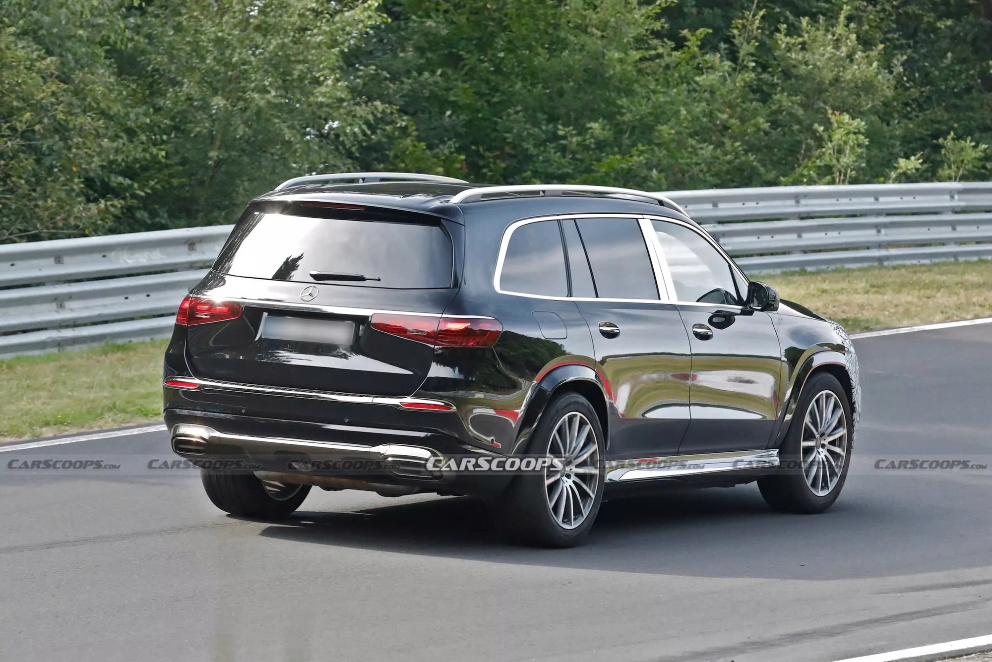 Lộ ảnh Mercedes-Maybach GLS bản mới: Tổng thể ít thay đổi, lưới tản nhiệt tinh chỉnh nhẹ- Ảnh 6. Lộ ảnh Mercedes-Maybach GLS bản mới: Tổng thể ít thay đổi, lưới tản nhiệt tinh chỉnh nhẹ- Ảnh 6.