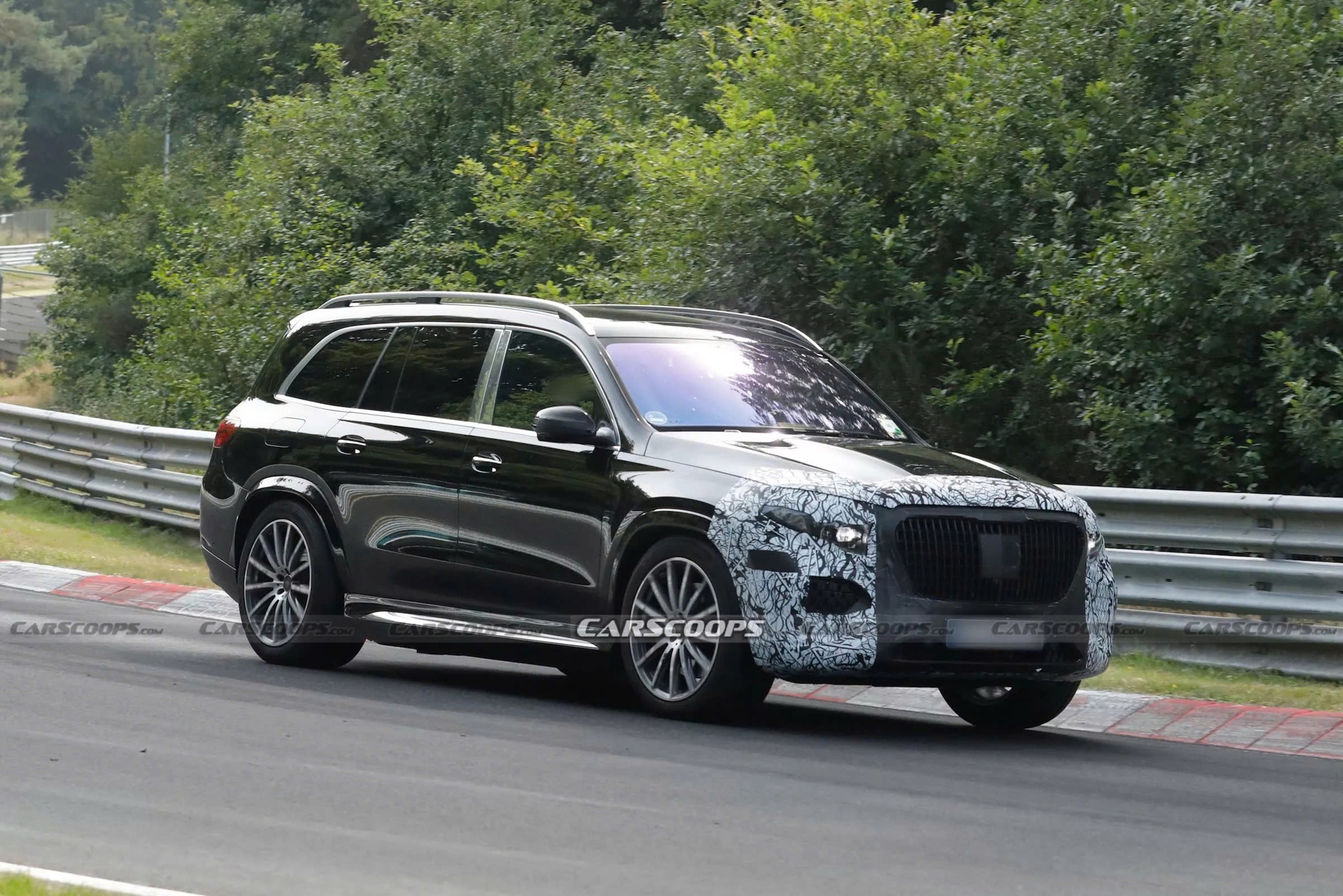 Lộ ảnh Mercedes-Maybach GLS bản mới: Tổng thể ít thay đổi, lưới tản nhiệt tinh chỉnh nhẹ- Ảnh 4. Lộ ảnh Mercedes-Maybach GLS bản mới: Tổng thể ít thay đổi, lưới tản nhiệt tinh chỉnh nhẹ- Ảnh 4.