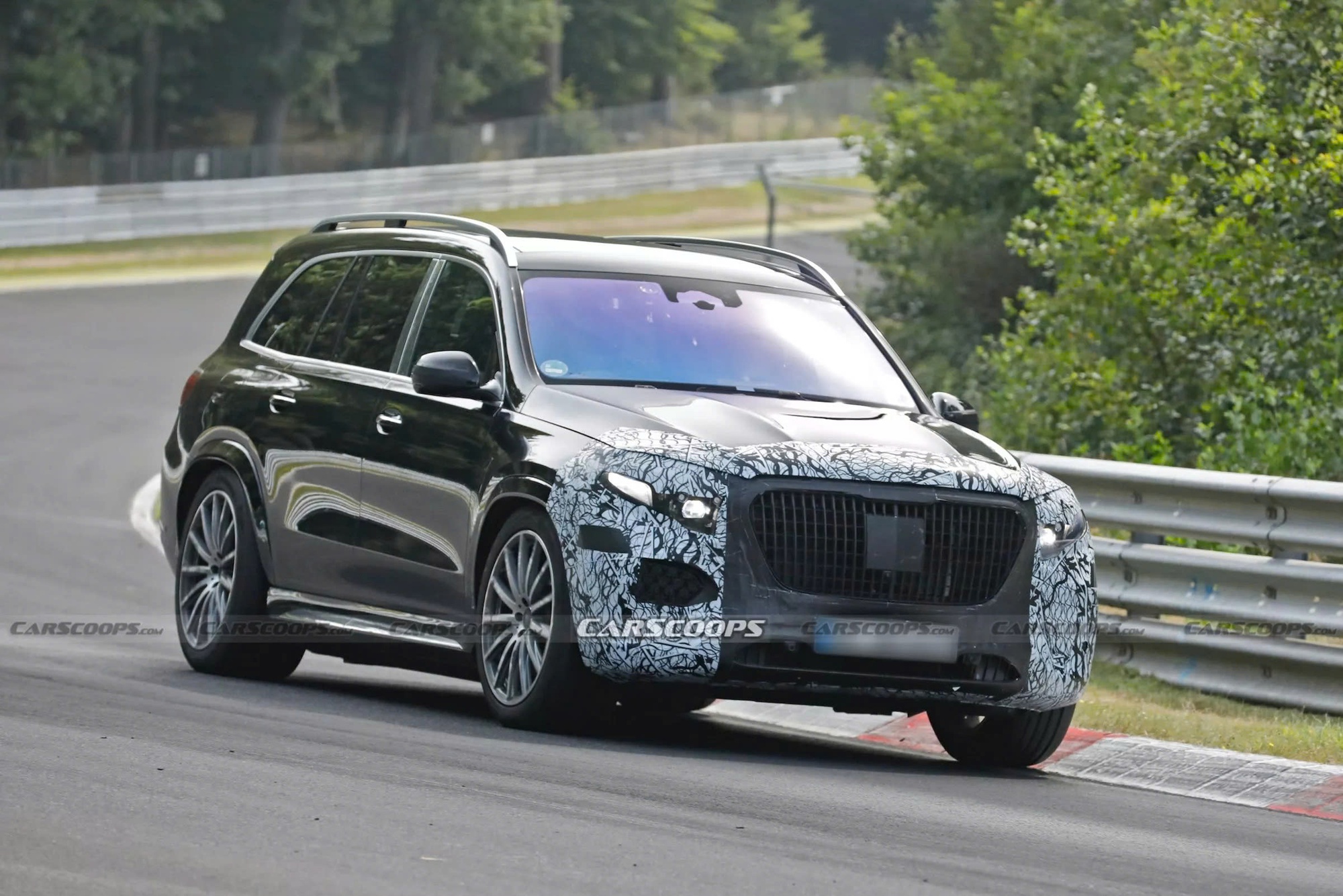 Lộ ảnh Mercedes-Maybach GLS bản mới: Tổng thể ít thay đổi, lưới tản nhiệt tinh chỉnh nhẹ- Ảnh 2. Lộ ảnh Mercedes-Maybach GLS bản mới: Tổng thể ít thay đổi, lưới tản nhiệt tinh chỉnh nhẹ- Ảnh 2.