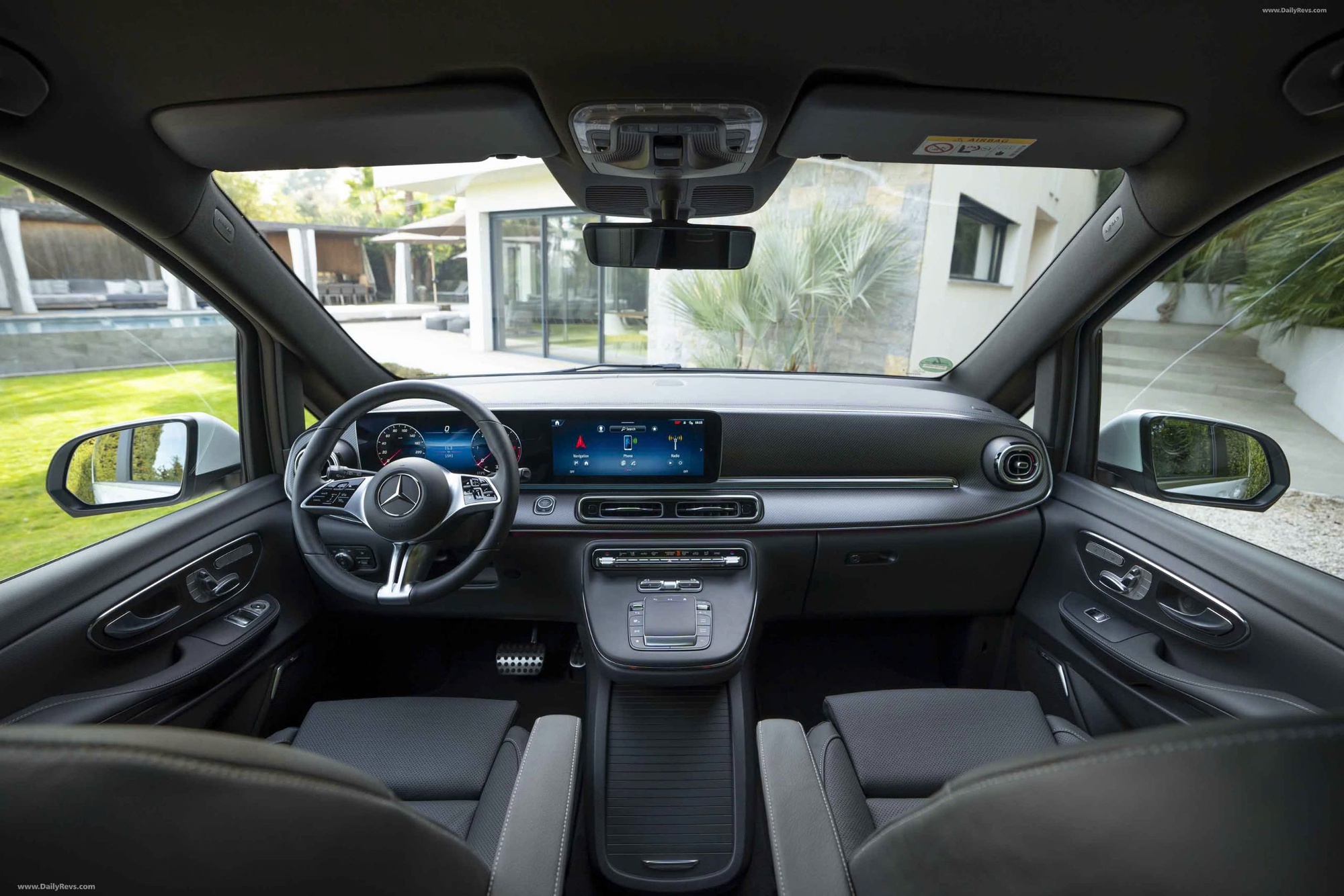 Mercedes-Benz V-Class 2025 nhận cọc tại đại lý: Giá từ gần 3,4 tỷ đồng, thiết kế mới, nội thất thương gia, đấu Alphard với giá rẻ hơn cả tỷ đồng- Ảnh 7.