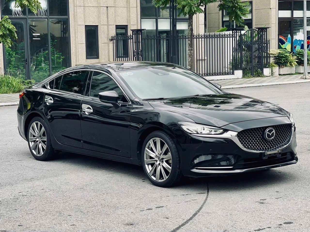 Rộ tin Mazda6 ngừng bán tại Việt Nam: Đại lý ngừng nhận cọc, từng khiến Camry phải dè chừng nay 8 tháng bán chưa tới trăm chiếc- Ảnh 2.