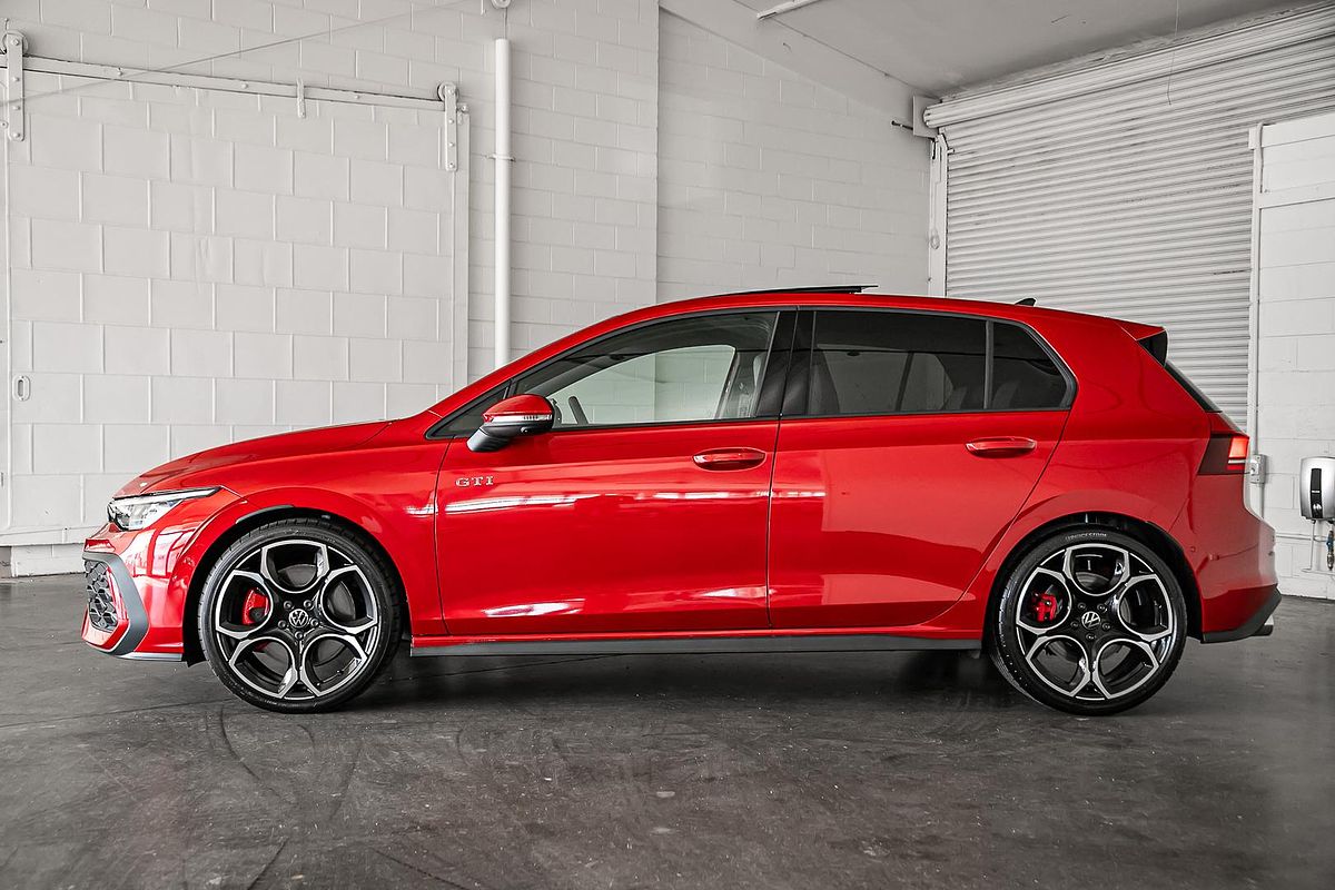 VW Golf lộ diện ở Việt Nam: Là bản giữa và bản tiêu chuẩn, giá khởi điểm chưa đến 800 triệu, có máy hybrid- Ảnh 8.