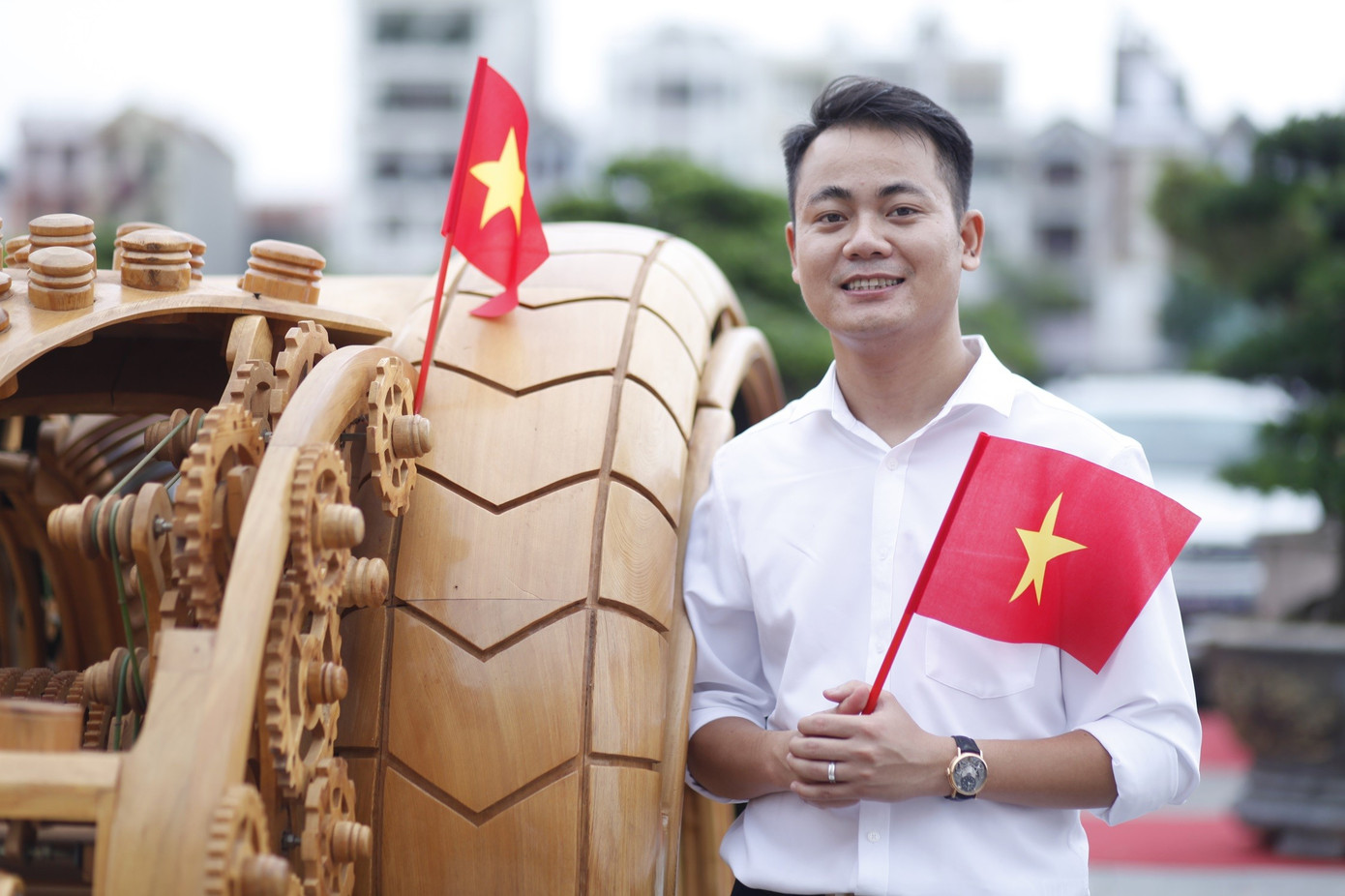 Dàn 'siêu xe' bằng gỗ độc đáo của chàng trai Bắc Ninh gây sốt- Ảnh 6. Dàn 'siêu xe' bằng gỗ độc đáo của chàng trai Bắc Ninh gây sốt- Ảnh 6.