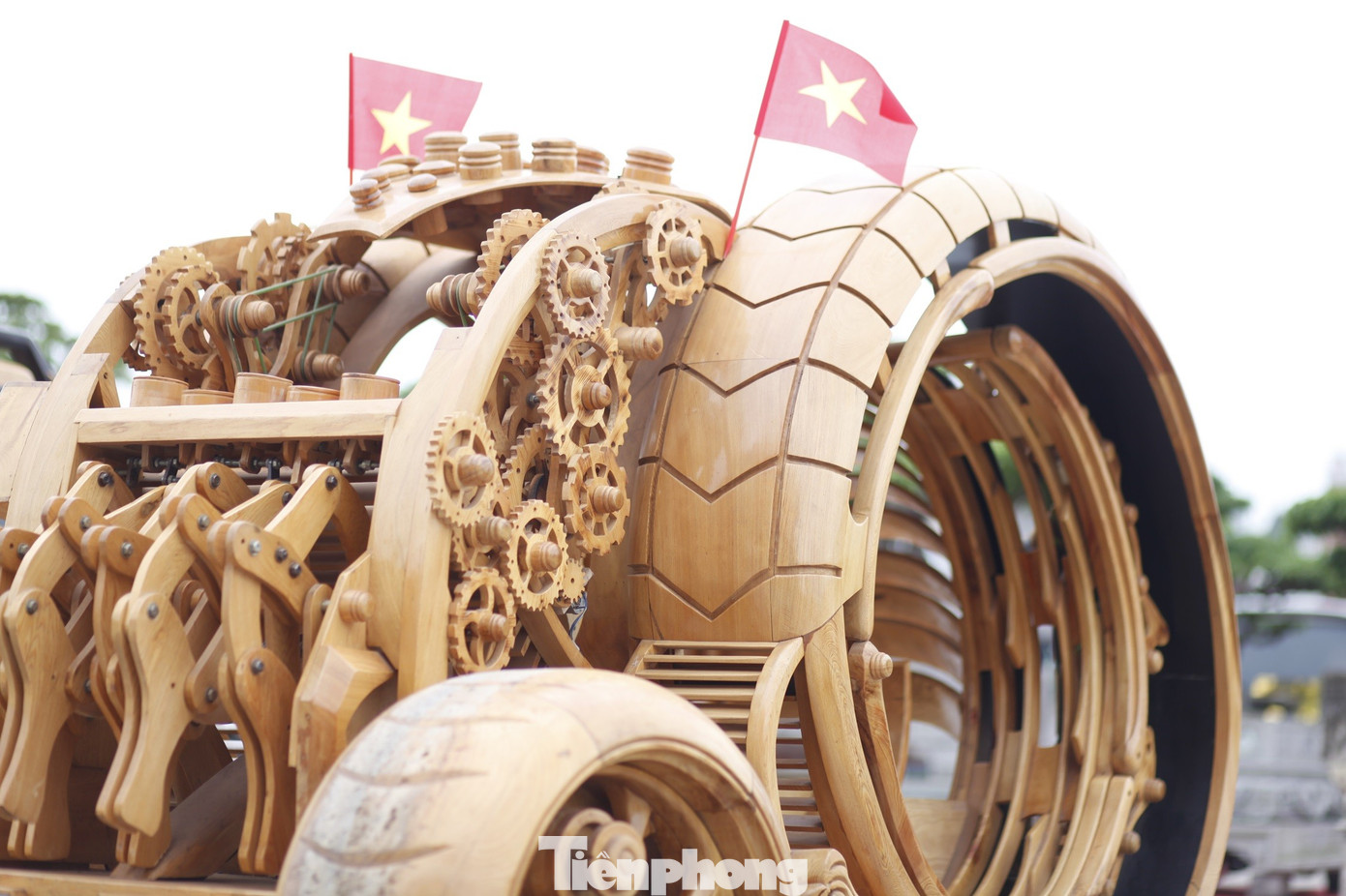 Dàn 'siêu xe' bằng gỗ độc đáo của chàng trai Bắc Ninh gây sốt- Ảnh 9. Dàn 'siêu xe' bằng gỗ độc đáo của chàng trai Bắc Ninh gây sốt- Ảnh 9.